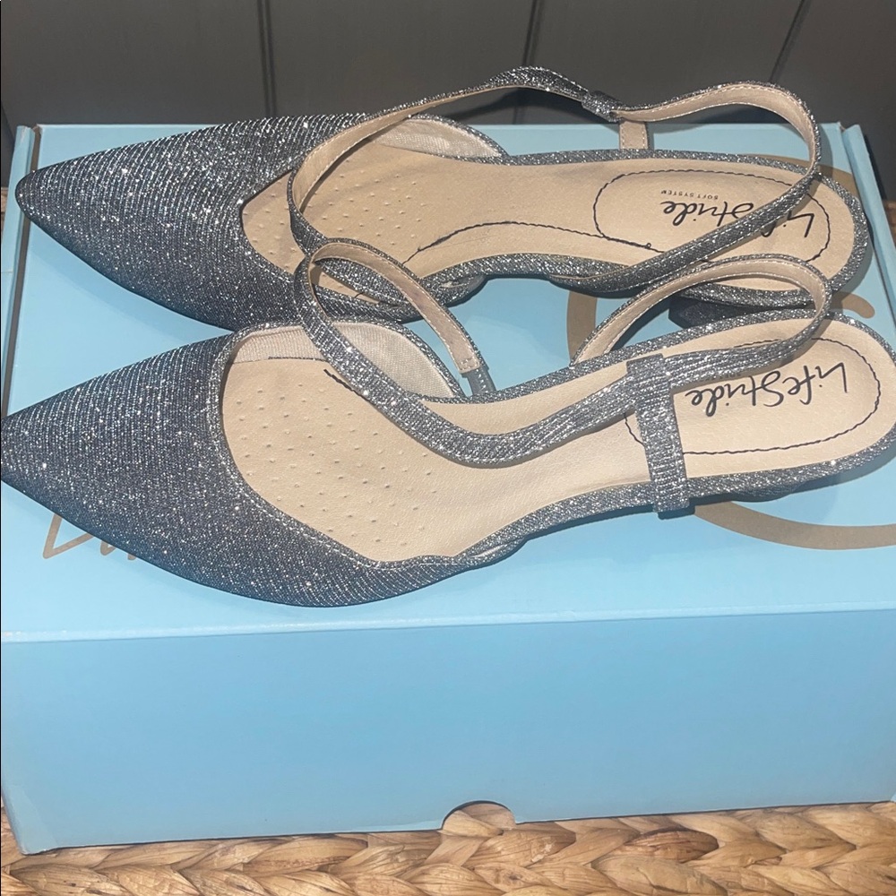 NEW in Box Lifestride Minimalist Pewter Slingback Shimmer Fabric pumps Sz 10